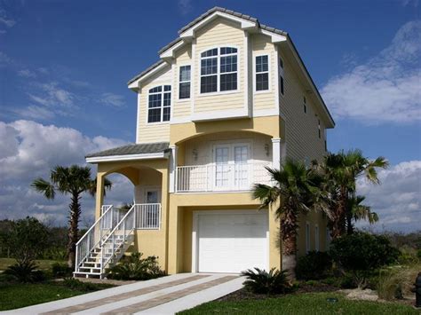 With all the features and amenities of this design, this could probably one to choose when looking for your future house someday. Plan 041H-0003 - Find Unique House Plans, Home Plans and ...