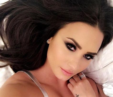 Daily Star On Twitter Demi Flaunts Mega Cleavage As She Moves On After Split From Bomba