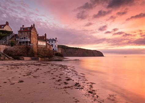 Robin Hoods Bay Places To Stay And Things To Do