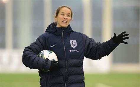England Womens Football Captain Casey Stoney Comes Out As Gay