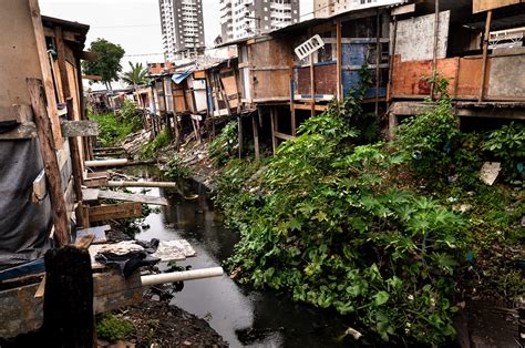 Almost 500 homes were destroyed and more than 2,000 people have been left homeless but only one person was. Sao Paulo/SP: Favela do Sapo | My Facebook / My Instagram ...