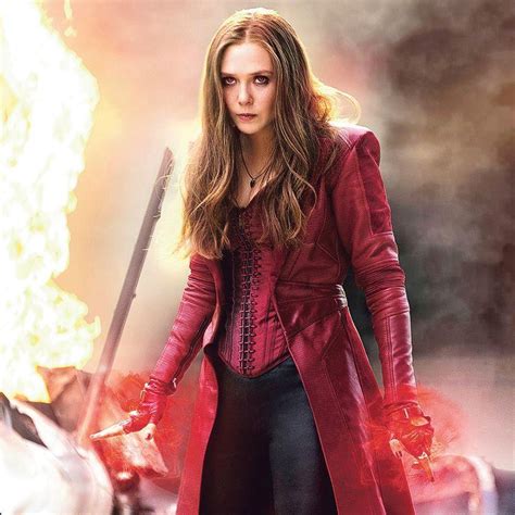 Vengadores Infinity War Elizabeth Olsen Quiere Tapar El Escote De