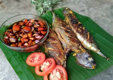 Berikut adalah resep tongkol bumbu betutu dari sajian sedap. How to Cook Yummy Ikan Tongkol Bakar - Resep Masakan Mama