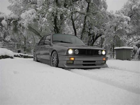 In this snowy, wintery mess that many folks throughout the us, and many other parts of the world, are facing at the moment, it can be difficult on owners of sports cars who find it too dangerous to drive their cars. Snow plow (With images) | Bmw e30 m3, Bmw e30, E30