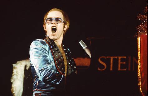 Elton John Classic Concert Series Chega Ao Youtube Nsc Total