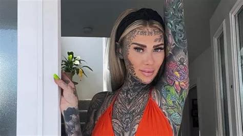 Britain S Most Tattooed Woman Who Spent K On Ink Immortalised In Epic Tribute Mirror Online