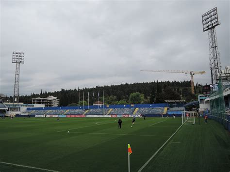 Es ist im besitz der stadt und heißt mit vollem namen gradski stadion pod goricom. Stadion pod Goricom - StadiumDB.com