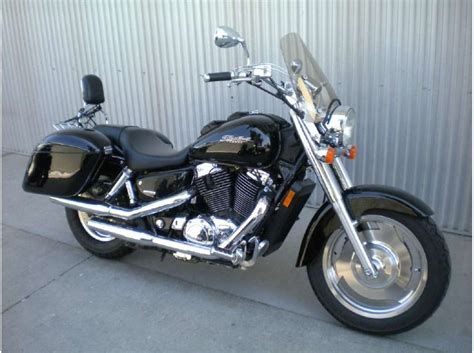 Check out those big alloy wheels! 2005 Honda Shadow Sabre 1100 (VT1100C2) for sale on 2040motos