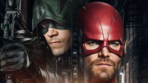 the flash is green arrow and green arrow is the flash in this new poster for elseworlds