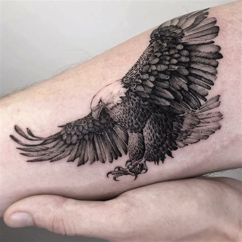 11 American Traditional Eagle Tattoo Ideas That Will Blow Your Mind