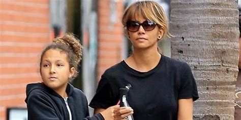 Halle Berry Explains Why She Had To Shave Daughter Nahla S Head She S Bald In The Back Sac