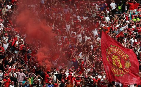 Manchester United Fans The Infamous Red Devils Calcio Deal