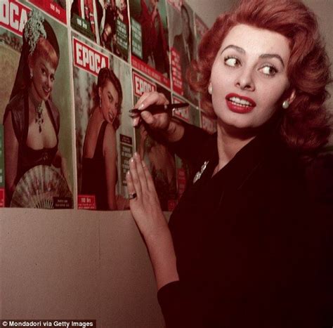 Sophia Loren 81 Stars In Dolce And Gabbana Lipstick Campaign Sophia Loren Italian Actress
