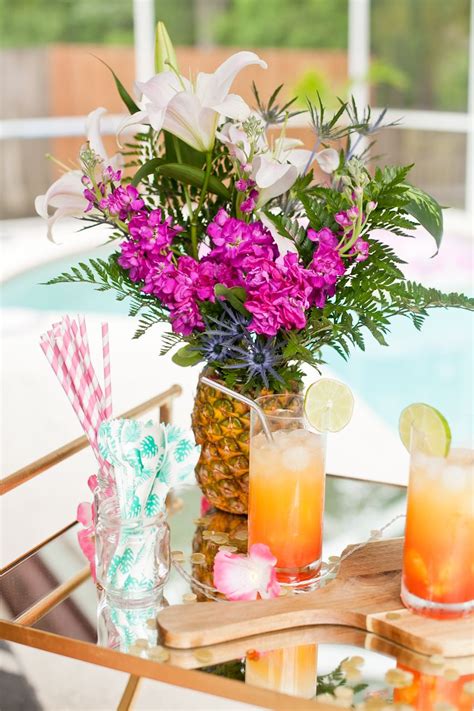 Pineapple Flower Arrangement For Garden Parties Or A Summer Tropical Fete This Diy Pineapple