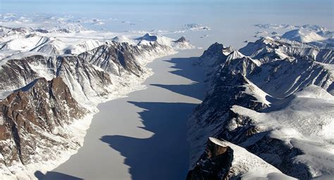 The Davis Strait Separates Greenland From Which Country