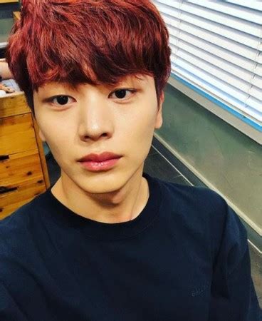O grupo consiste em eunkwang, minhyuk, changsub, hyunsik, peniel e sungjae. DIA's Jueun baffled by BTOB Yook Sungjae dating reports ...