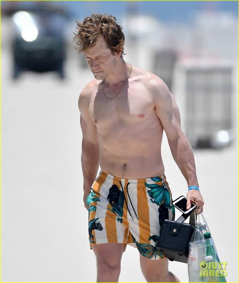 game of thrones alfie allen spotted shirtless in miami photo 4788973 shirtless pictures