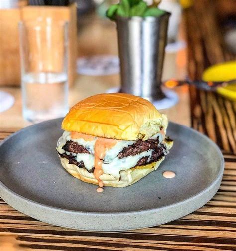 The 10 Hottest Burgers To Try In La Right Now Fall 2018 Eater La