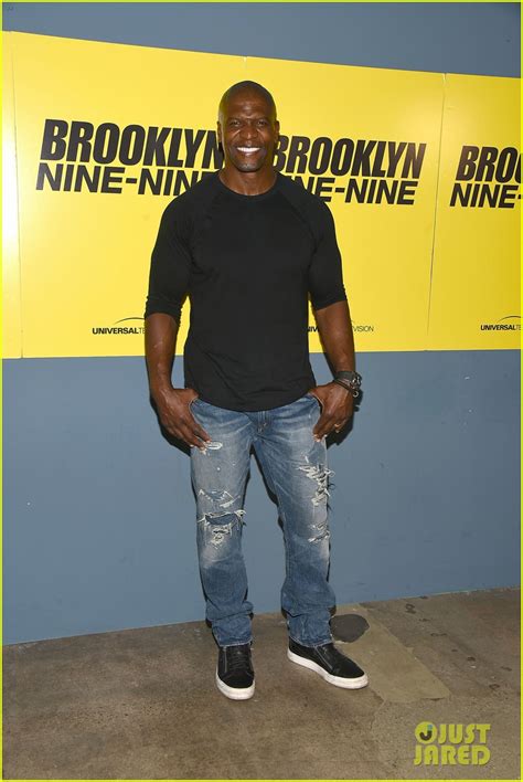 Full Sized Photo of andy samberg on brooklyn nine nine ...