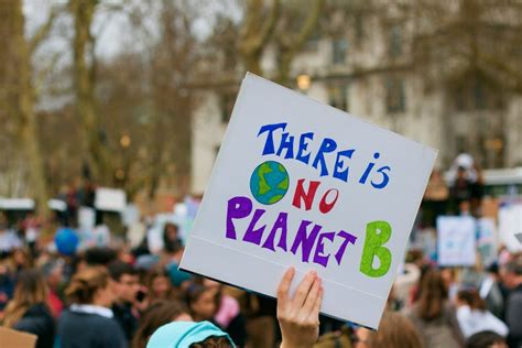 The Fight Against Climate Change On Social Media Social Publi Blog