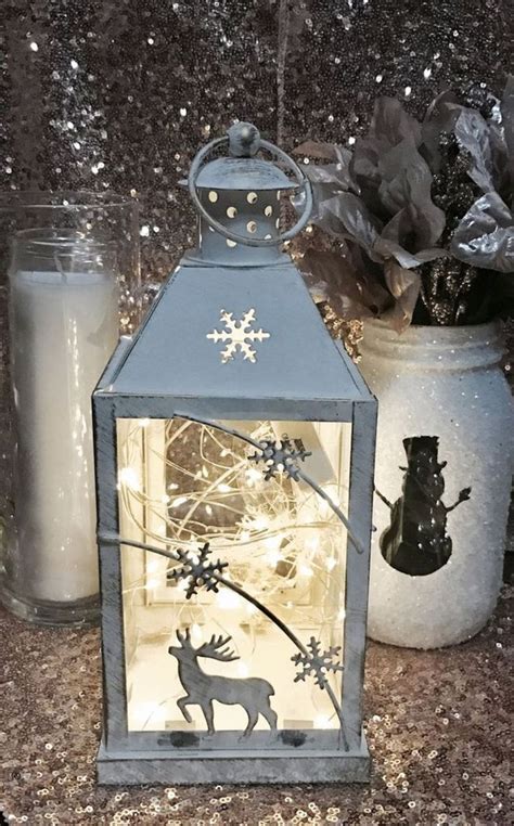 Inspiring Rustic Christmas Lantern Ideas For Your Porch Decoration 35