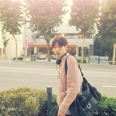 Apr 21, 2021 · 충남도의회가 21일 소회의실에서 의회사무처 직원을 대상으로 언론홍보 역량강화 교육을 개최했다. 응답하라1988 남편후보 김정환役 배우 류준열 : 네이버 블로그