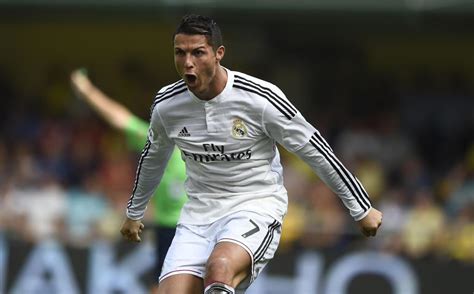 Laden sie cristiano ronaldo hintergrundbilder herunter. Cristiano Ronaldo feiert das zweite Tor für Real Madrid HD ...