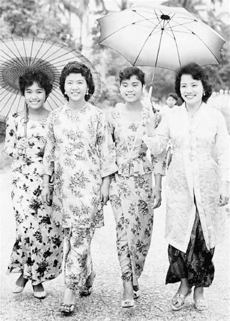 Gadis- gadis Melayu, 1960an | Wedding gowns online, Traditional outfits