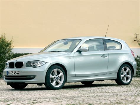 Preparation for high beam assistant. BMW 1 Series 3 doors (E81) specs - 2007, 2008, 2009, 2010, 2011 - autoevolution