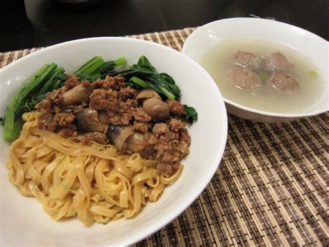 Kitchenvamp Mie Babi Jamur Bakso Egg Noodle Soup With