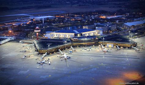 Überparteilicher zusammenschluss von politik und zivilgesellschaft will gesellschaftlichen zusammenhalt stärken. (HAJ) Flughafen Hannover Nacht Luftbild | Luftbilder von ...