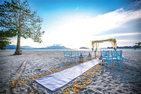 Rains are very this is the most popular time to visit malaysia because of the soothing climate that it has to offer with. Four Seasons, Langkawi, Malaysia Weddings // Malaysia ...