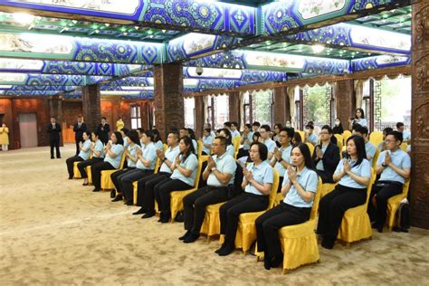 วันที่ 9 พฤษภาคม 2564 ไทยโพสต์ รายงานว่า นายอนุชา. สอท.ในจีนจัดกิจกรรมถวายเป็นพระราชกุศลเนื่องในวันเฉลิมฯ พระ ...