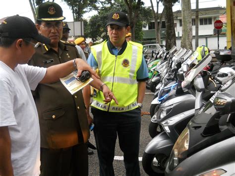 Pas's electoral base is in malaysia's rural and conservative north. Pasukan RELA Terima Anggota Baru | media wahana