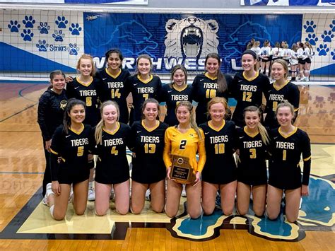 Oakville Volleyball Crowned District Champs Play In Sectional Saturday