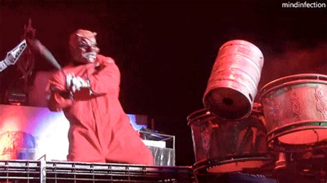 The latest gifs for #joey jordison. 10 choses que vous ne saviez pas sur Slipknot - Pixbear