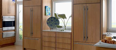 In this article, we will look at regular and integrated refrigerators. Sub-Zero 36" Classic French Door Refrigerator/Freezer ...