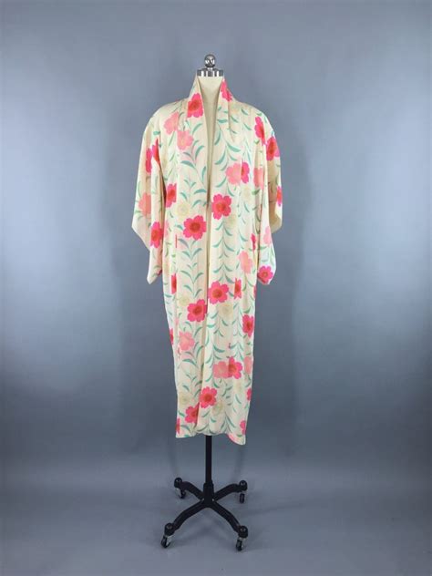 1950s Vintage Silk Kimono Robe Ivory And Pink Floral Print