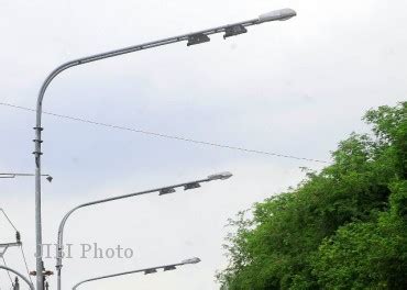 Nusaphala adalah pabrik, produsen, distributor, supplier segala jenis tiang lampu pju, tiang listrik, tiang high mast, tiang cctv, tiang telkom, tiang lampu sorot, tiang lampu merah,tiang lampu jalan, tiang lampu hias, tiang lampu taman, tiang antena. Penerangan jalan umum di Karanganyar bermasalah karena ada ...
