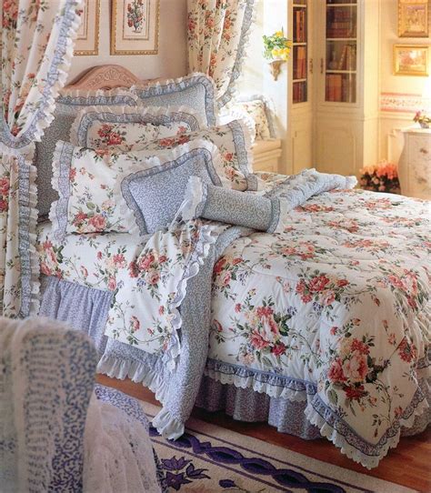 Pin By Franceseattle On Bedding Country Chic Bedroom Shabby Chic