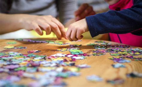 Los juegos en el patio de la escuela tienen muchos propósitos, no solo se trata de sacarlos del letargo y hacerlos más activos, sino fomentar sus habilidades físicas para este juego se necesita una hoja y lápiz o bolígrafo para una manera de dinamizar este juego es elaborar una serie de pequeños retos. Plan De Elaborar Un Juego De Patio : Como Convertir Un ...