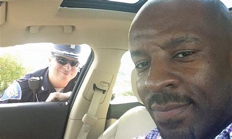 Black Mans Selfie With Police Officer Who Pulled Him Over Shared On