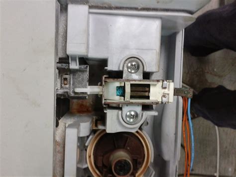 Kami repair peti sejuk di sekitar kuala lumpur dan selangor iaitu sekitar cheras, ampang, puchong, putrajaya, selayang 4) peti sejuk bahagian freezer baik, bahagian chiller x sejuk langsung. 0194898001 Kursus Baiki Mesin Basuh & Peti SEjuk - A - Z ...