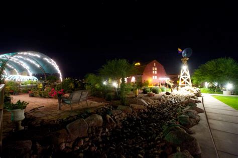 Beautifully constructed, perfectly designed with weddings in mind and staffed by the most caring and passionate wedding experts, rivervale barn is a venue unlike any other. Arizona Barn Wedding At The Windmill Winery In Florence ...