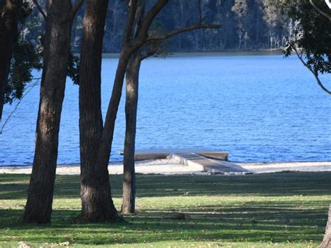 The Leaning Oak Holiday Lifestyles Lake Conjola Nsw Holidays