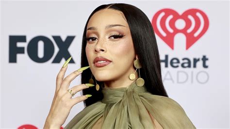 Iheartradio Awards Red Carpet Best And Worst Dressed Doja Cat Flaunts