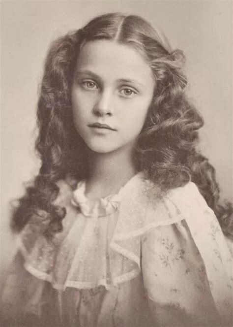 Beautiful Victorian Girl Vintage Portraits Vintage Photography