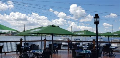 6 Restaurants In Vermont With Amazing Dockside Dining