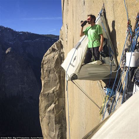 Yosemite Climber Tommy Caldwell Feet From Summit On Free Climb Daily Mail Online