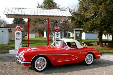 All 1960 corvettes with fuel injection required a manual transmission, earlier models allowed an automatic with the lower horsepower fuel injected engines. 1960 C1 Roman Red Corvette with Red Coves | My daddy's ...